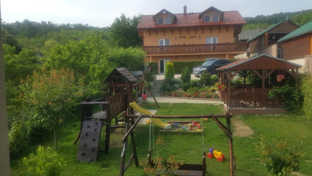 Apartman Zlata Rybka Podhájska Εξωτερικό φωτογραφία